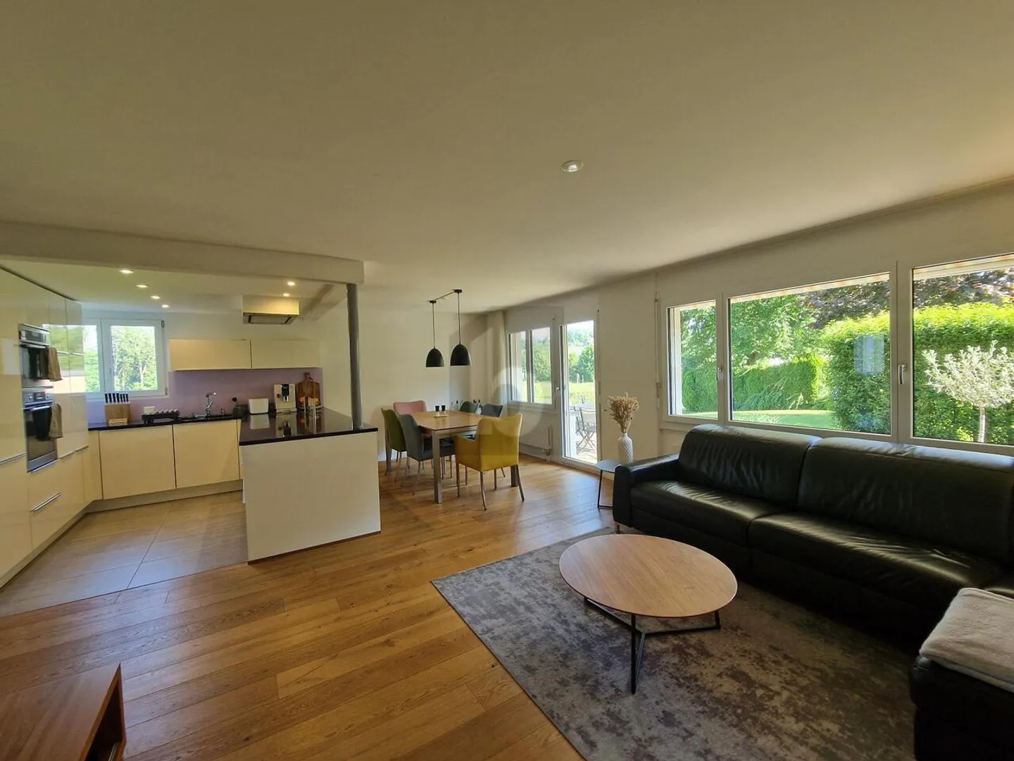 Charming Ground Floor Apartment - Photo 2 of 6