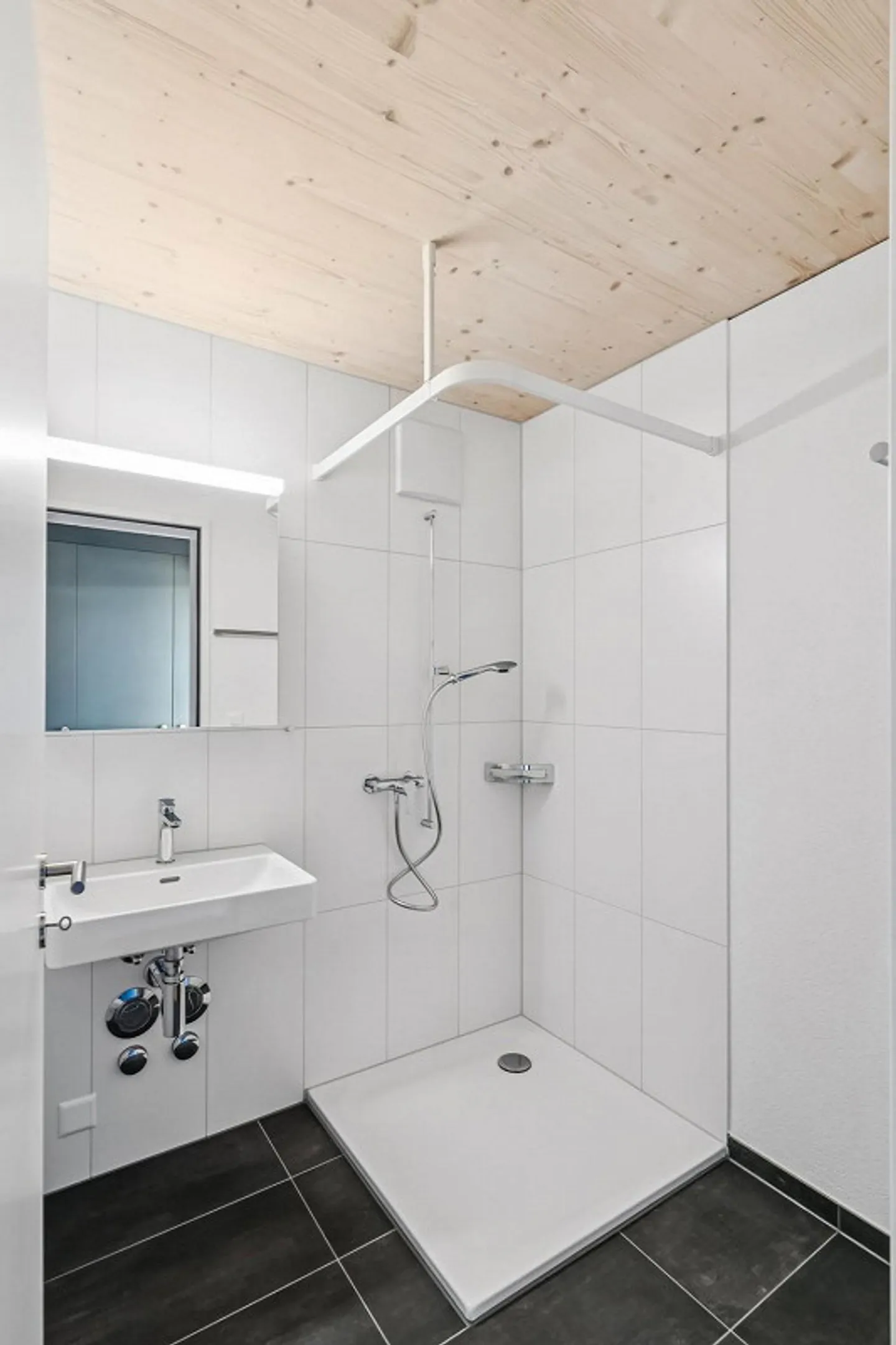 Stylische Wohnung in trendigem Viertel - Foto 8 von 9
