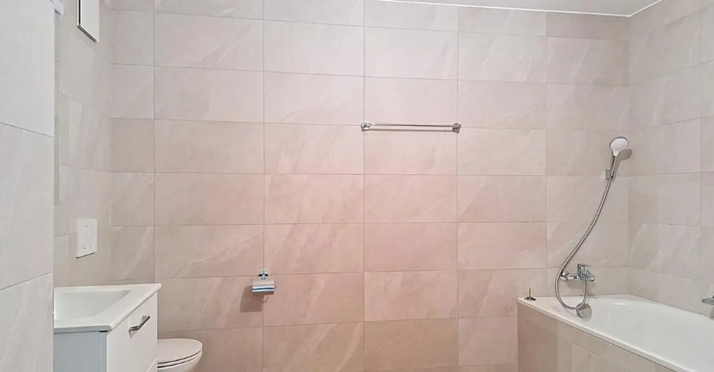 Nuovo appartamento 4.5 locali con balcone - Foto 7 di 11