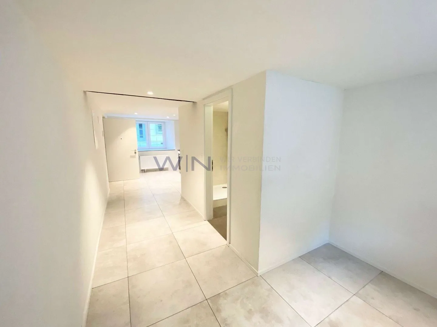 Cozy Apartment in Central Location - Photo 2 of 5