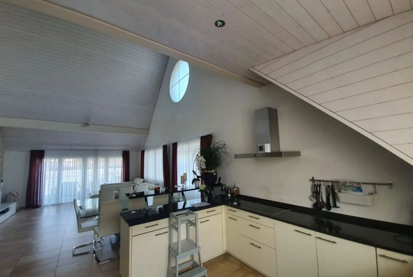 Maison jumelée pour la famille - Photo 3 sur 4