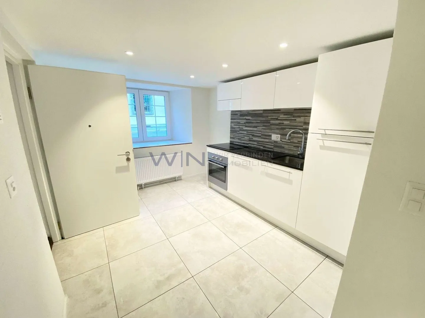 Cozy Apartment in Central Location - Photo 4 of 5