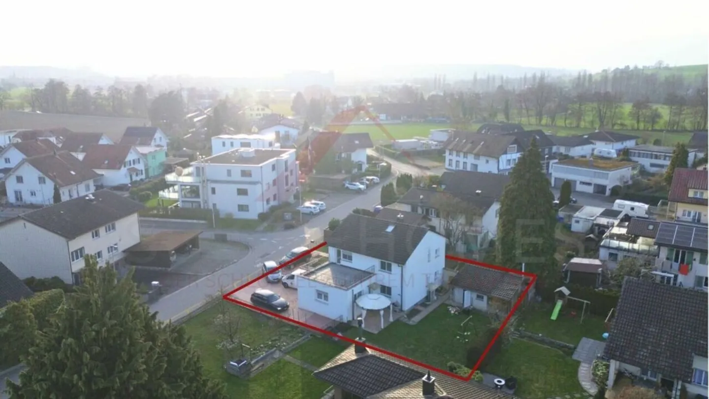 Modernized 6.5-room single-family house in Derendingen - Photo 1 of 18