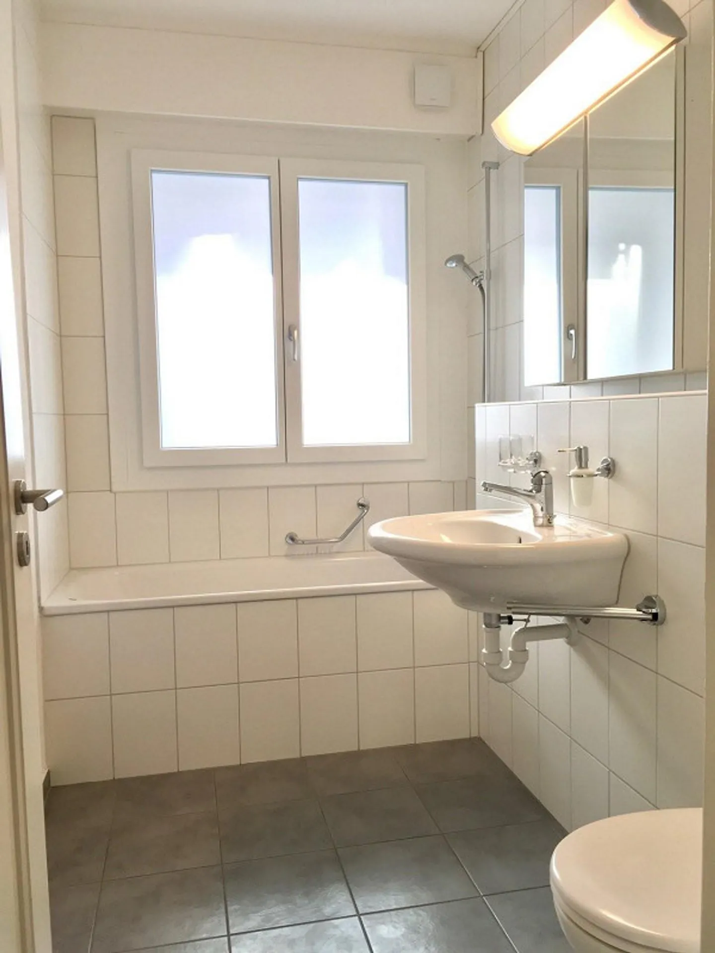 Appartement 3 pièces de 81 m² au 2ème étage avec grand balcon - Photo 4 sur 11