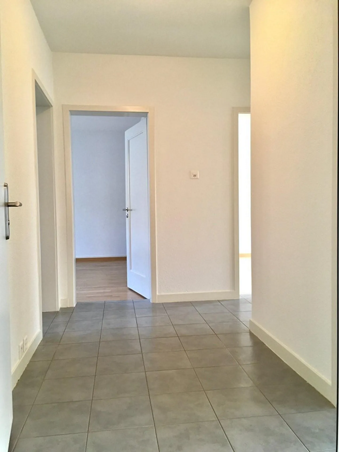 Appartement 3 pièces de 81 m² au 2ème étage avec grand balcon - Photo 9 sur 11