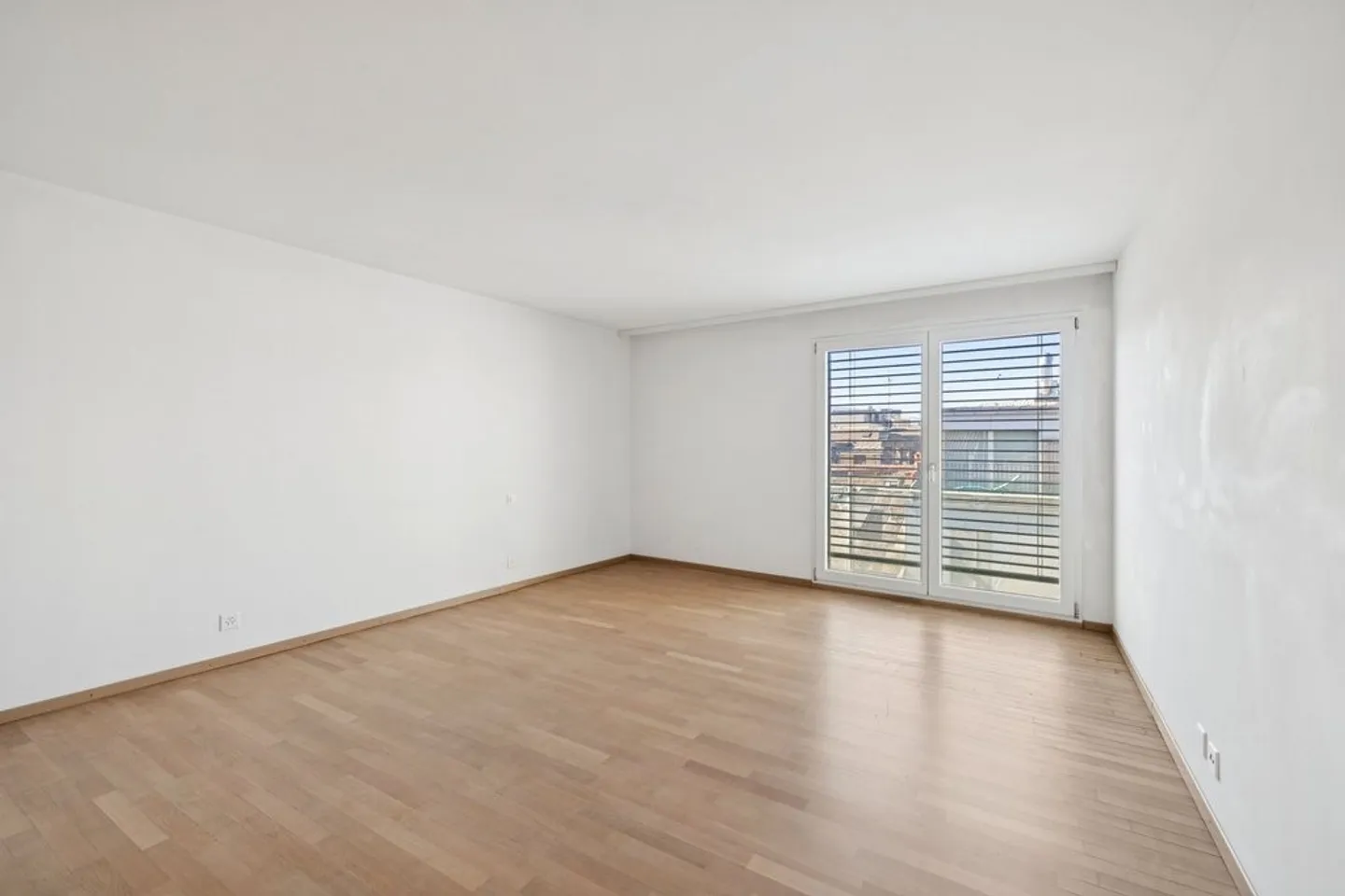 Bellissimo appartamento moderno in mansarda al 5° piano - Foto 7 di 11