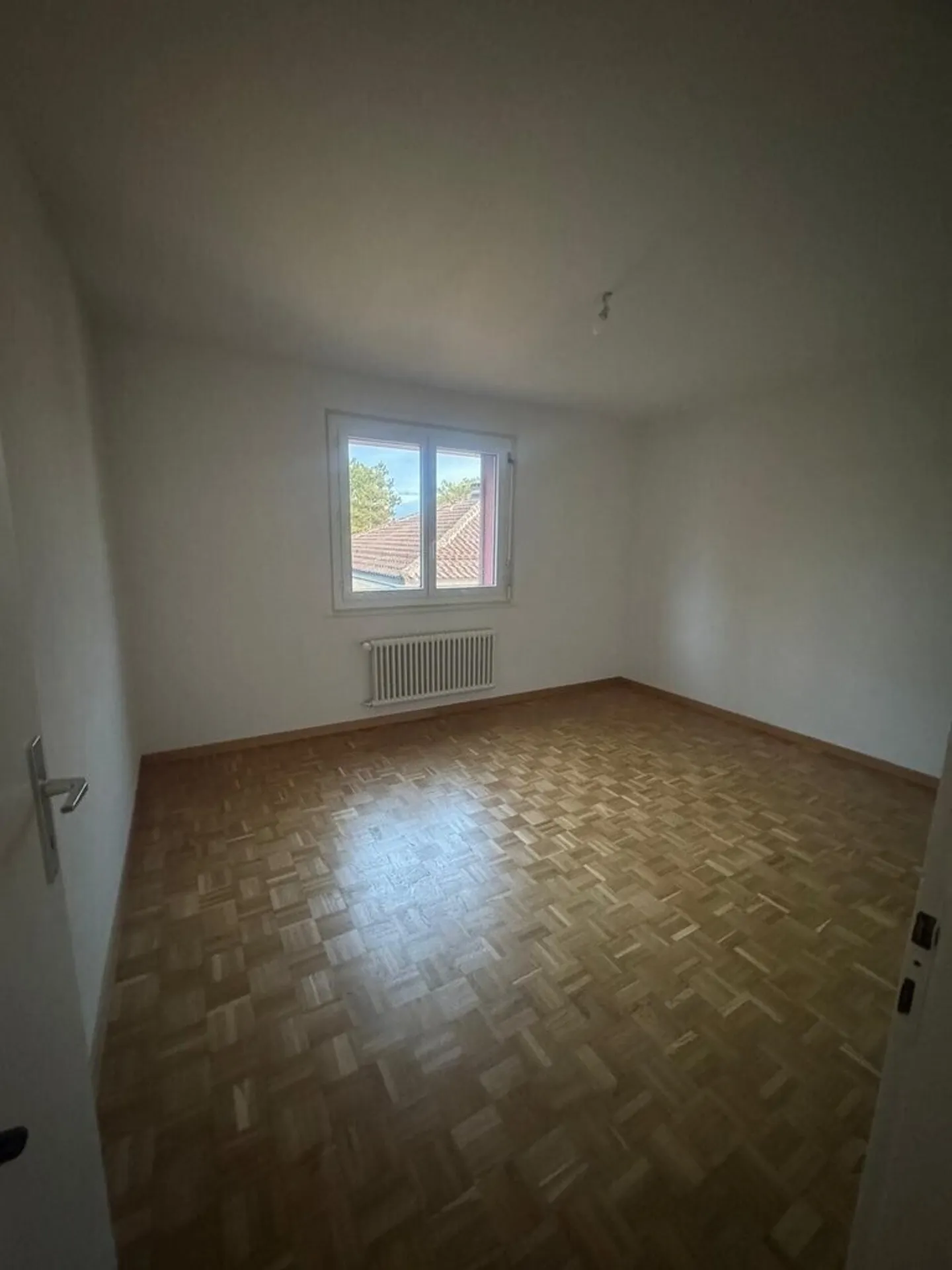 Joli appartement de 3 pièces dans la commune d'Orbe rafraîchi - Photo 4 sur 7