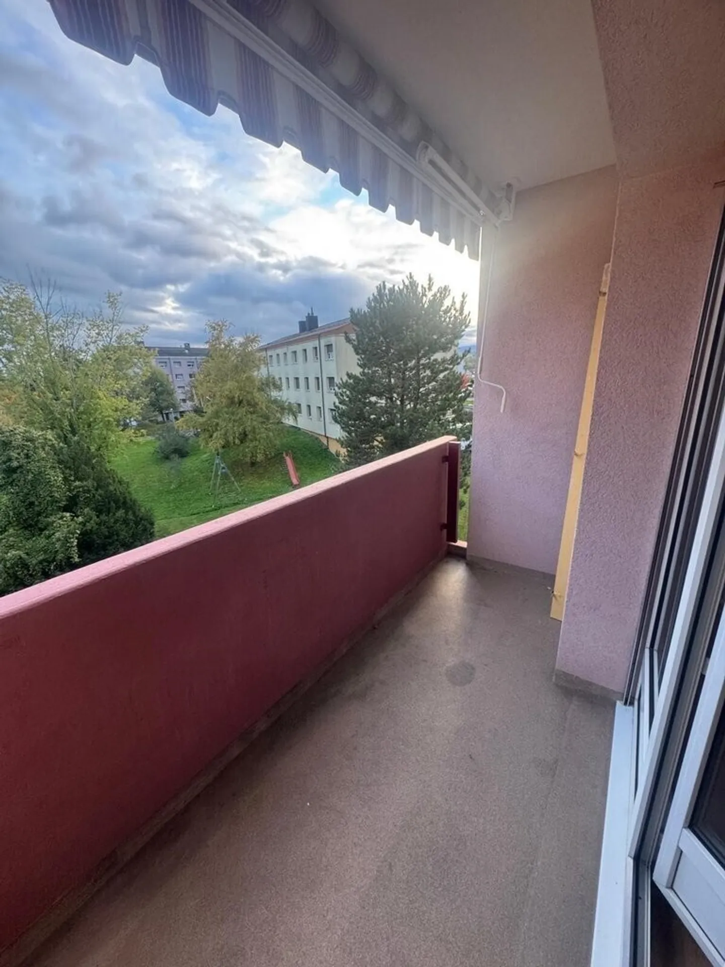 Joli appartement de 3 pièces dans la commune d'Orbe rafraîchi - Photo 6 sur 7