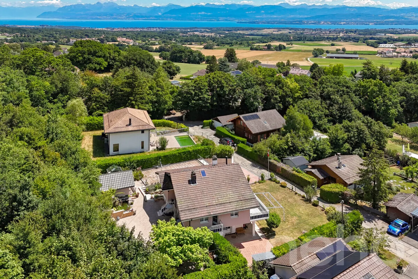 Casa familiare divisa in 2 lotti, vista sul lago e sulle Alpi - Foto 3 di 13