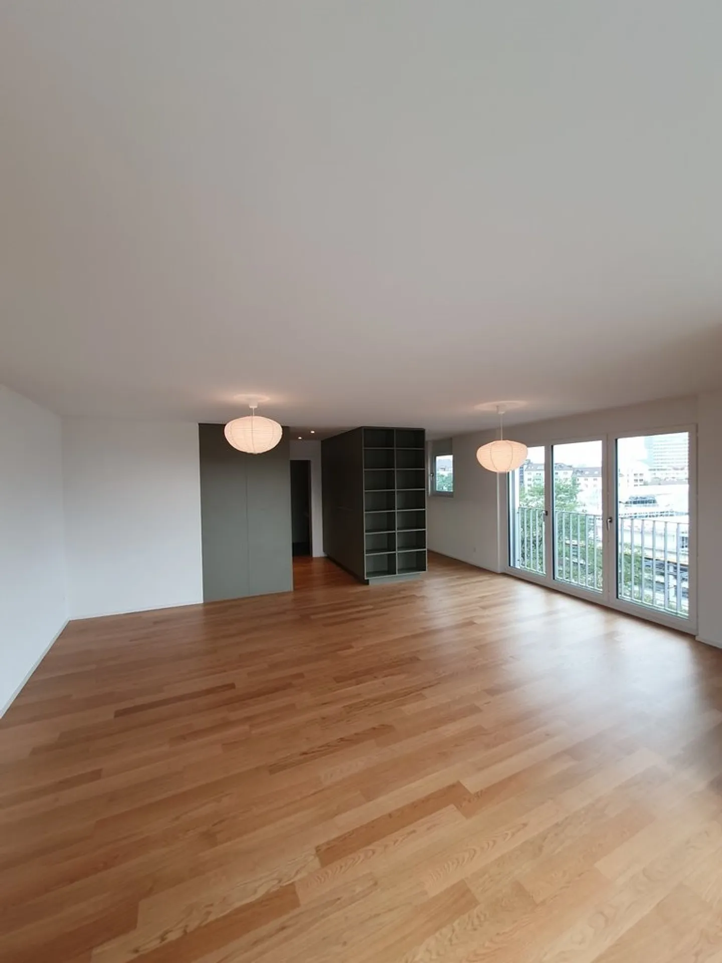 Moderne Wohnung mit grosser Dachterrasse - Foto 3 von 8