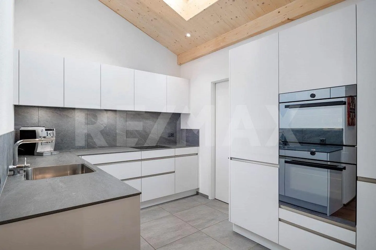 Penthouse Modern, Energy and Space for Life Together. - Photo 6 of 13