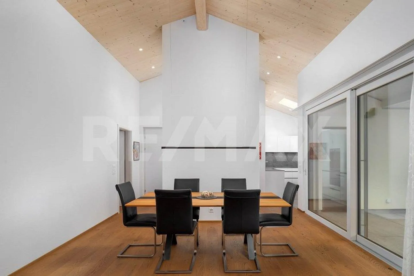 Penthouse Modern, Energy and Space for Life Together. - Photo 4 of 13