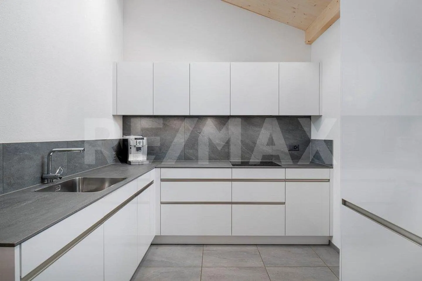 Penthouse Modern, Energy and Space for Life Together. - Photo 7 of 13