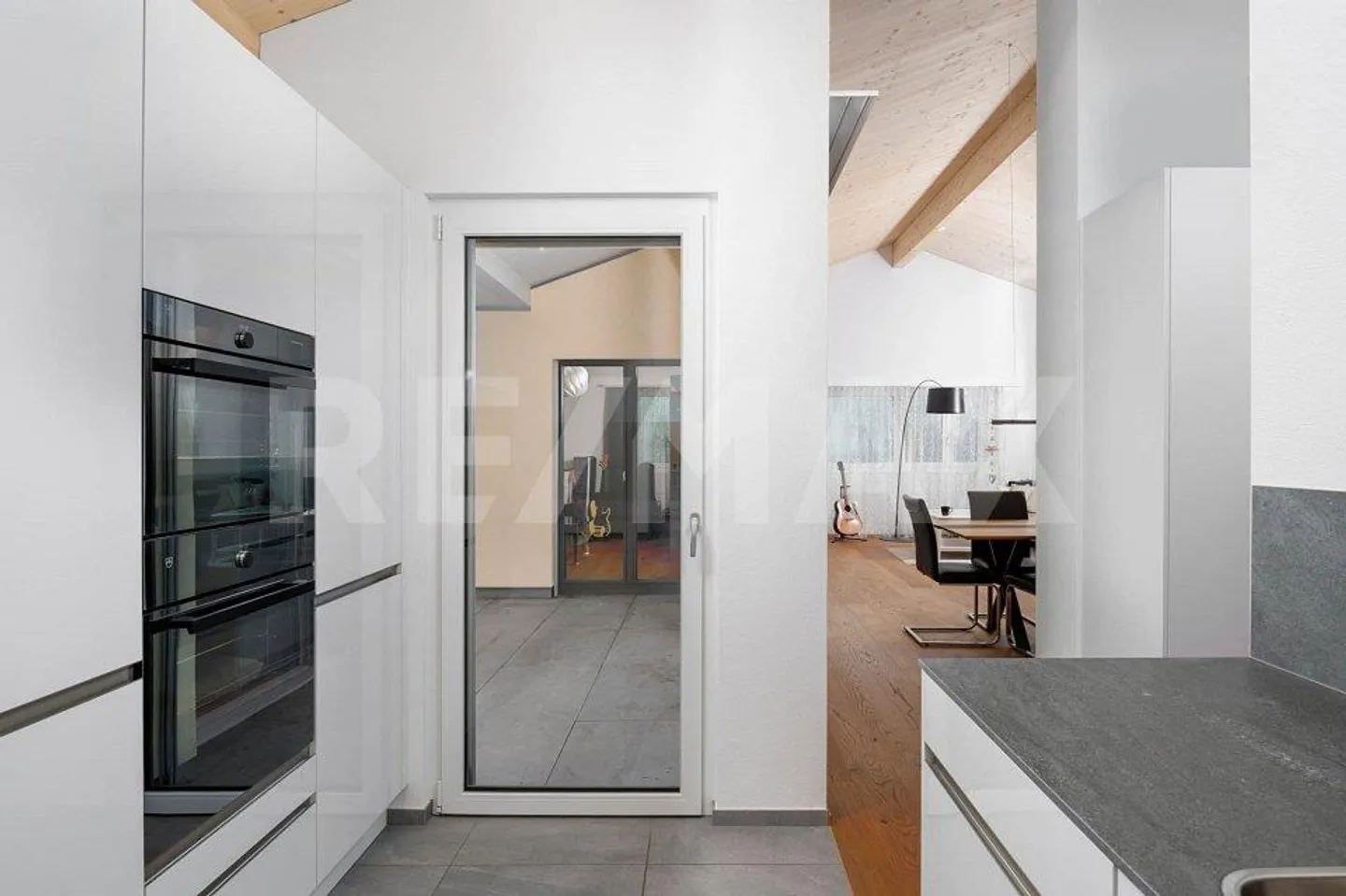 Penthouse Modern, Energy and Space for Life Together. - Photo 8 of 13