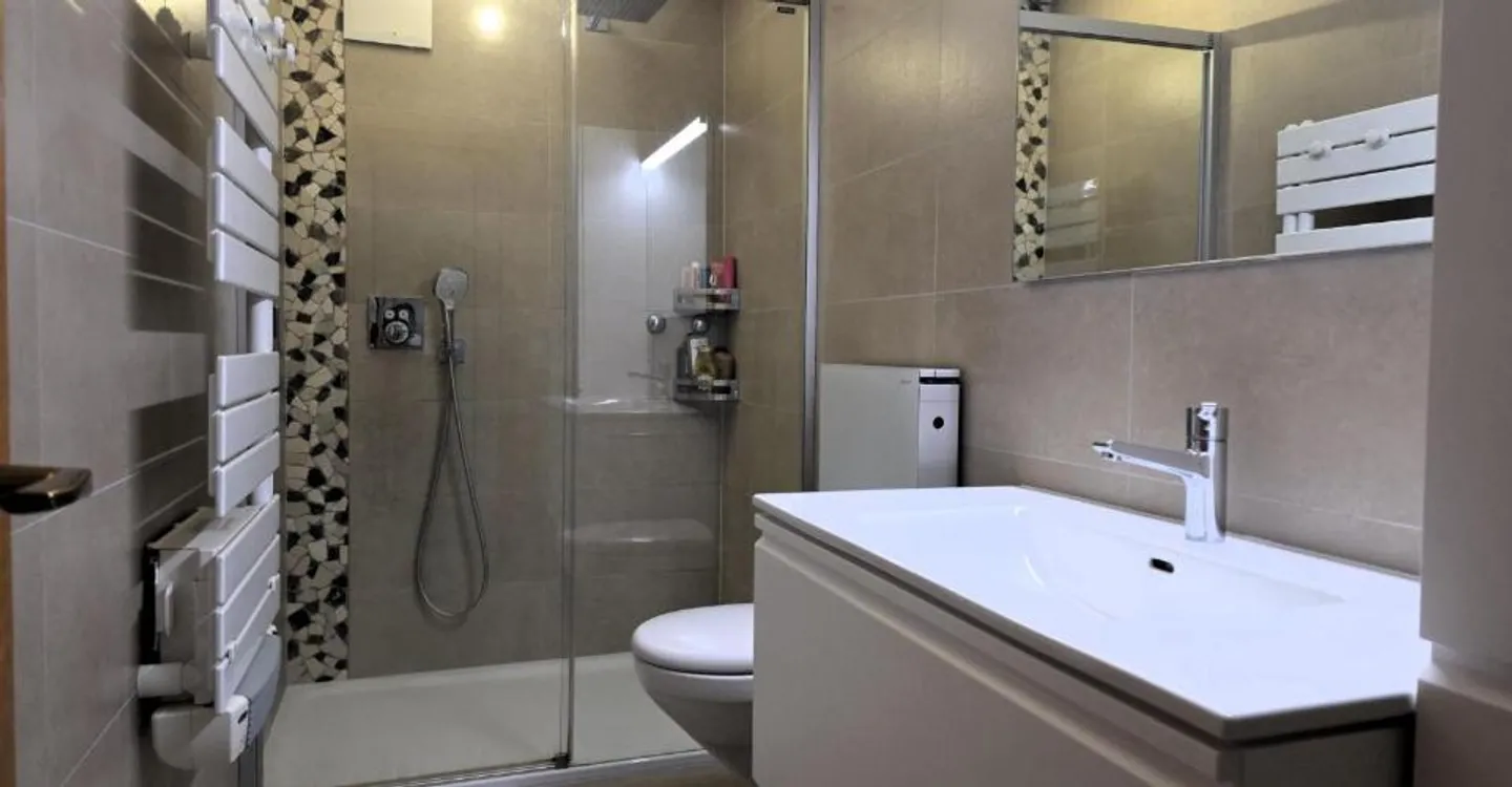 Superb spacious 5.5 room apartment with garden - Photo 7 of 9