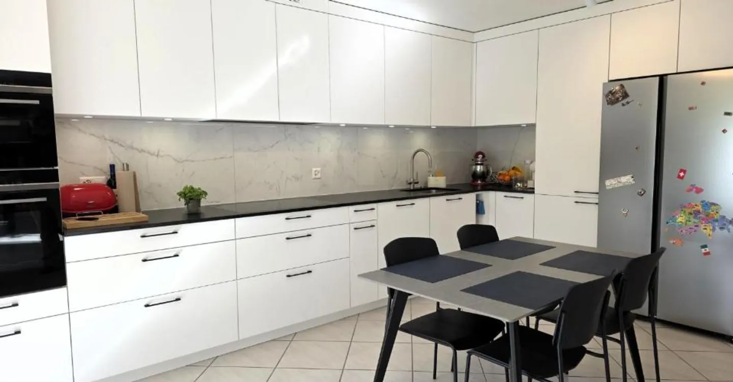 Superb spacious 5.5 room apartment with garden - Photo 4 of 9
