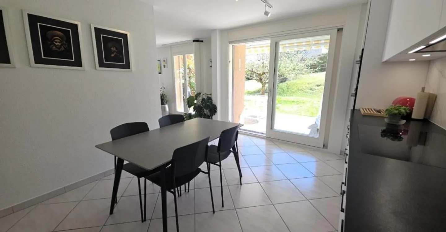 Superb spacious 5.5 room apartment with garden - Photo 5 of 9