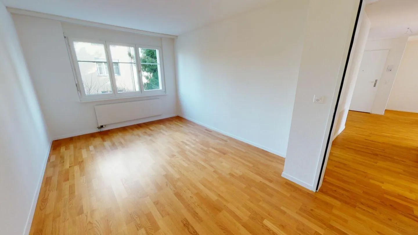 Spacious Family Apartment - Photo 4 of 11