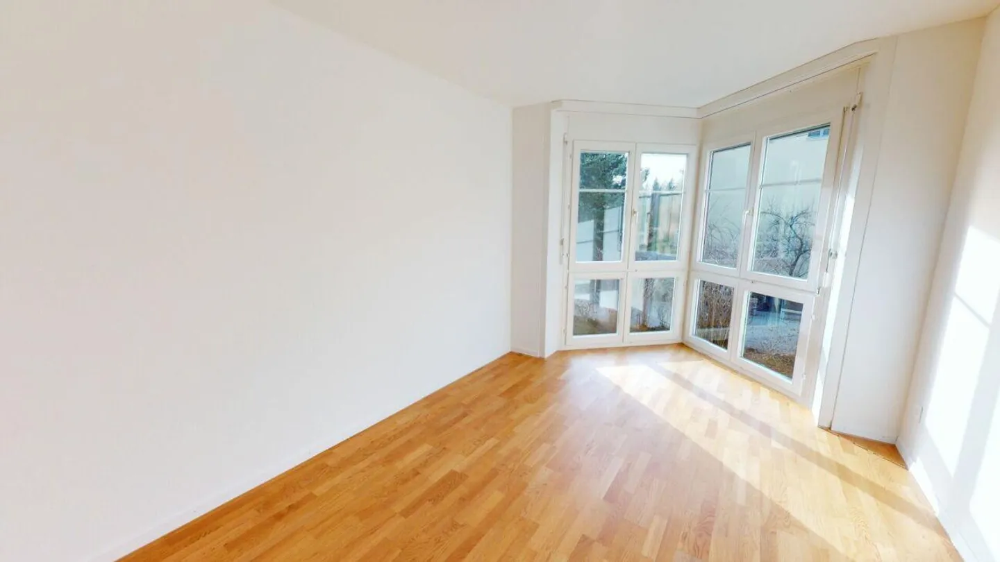 Spacious Family Apartment - Photo 5 of 11