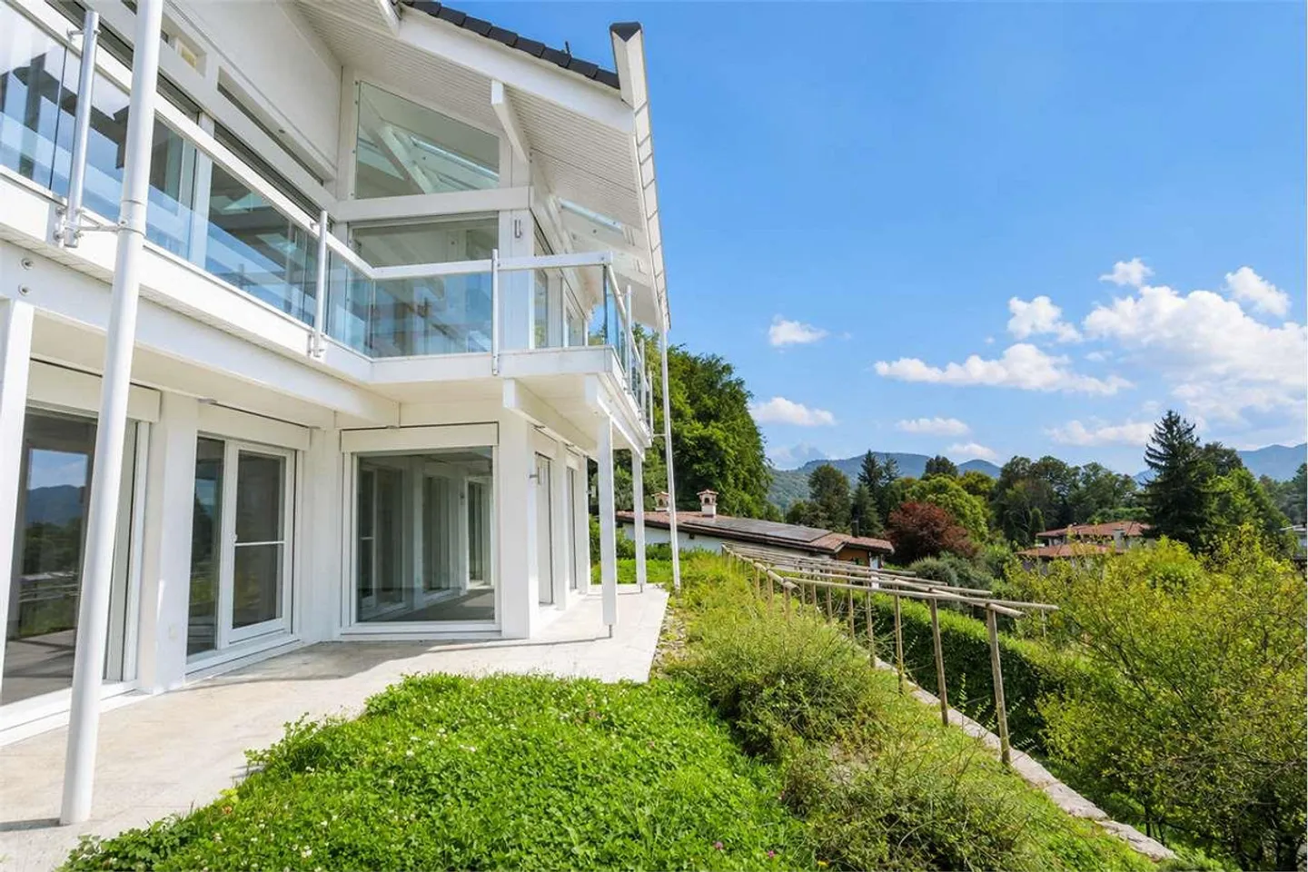 Villa Huf House - Lugano Carabbia - Photo 4 of 13