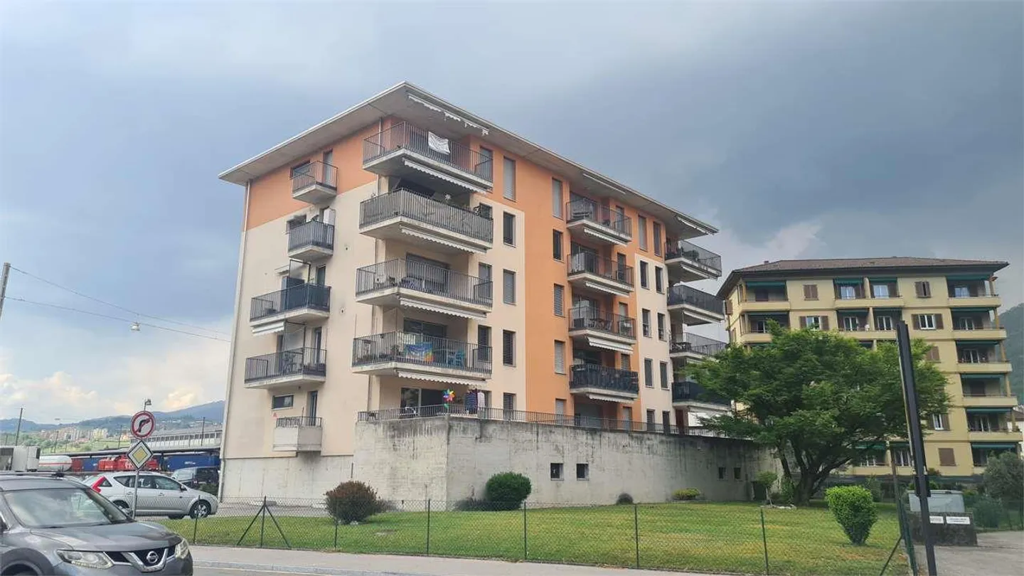 CHIASSO: spazioso attico 4.5 loc. panoramico - Foto 1 di 13
