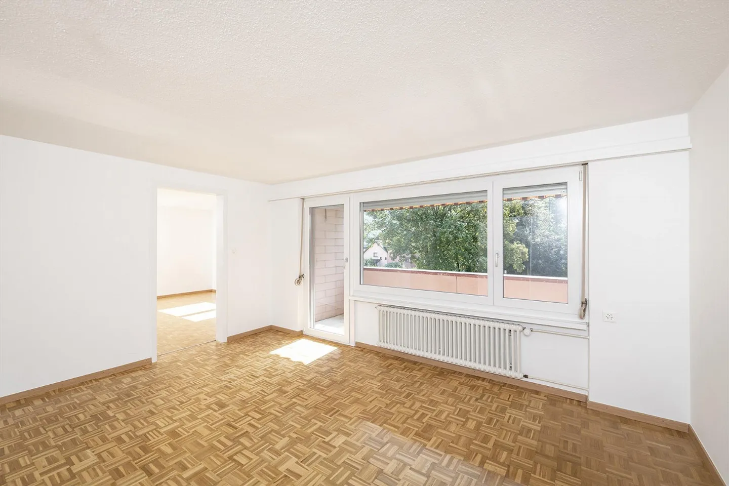 Appartamento spazioso di 3,5 locali in una posizione tranquilla a Glarus - Foto 2 di 6