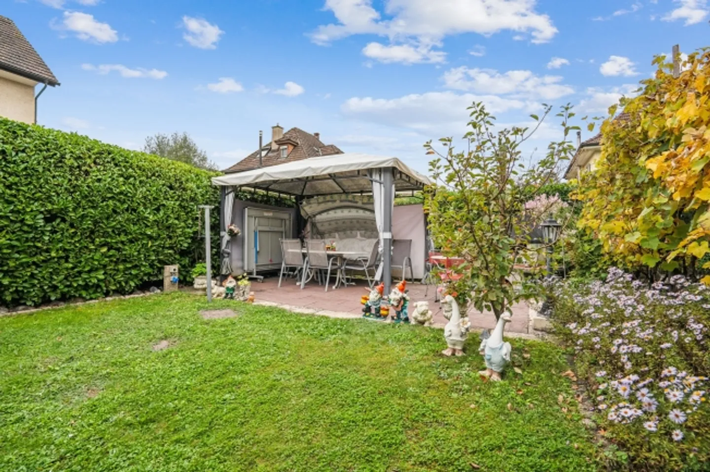 Casa unifamiliare elegante con atmosfera di benessere e giardino ben curato - Foto 12 di 13