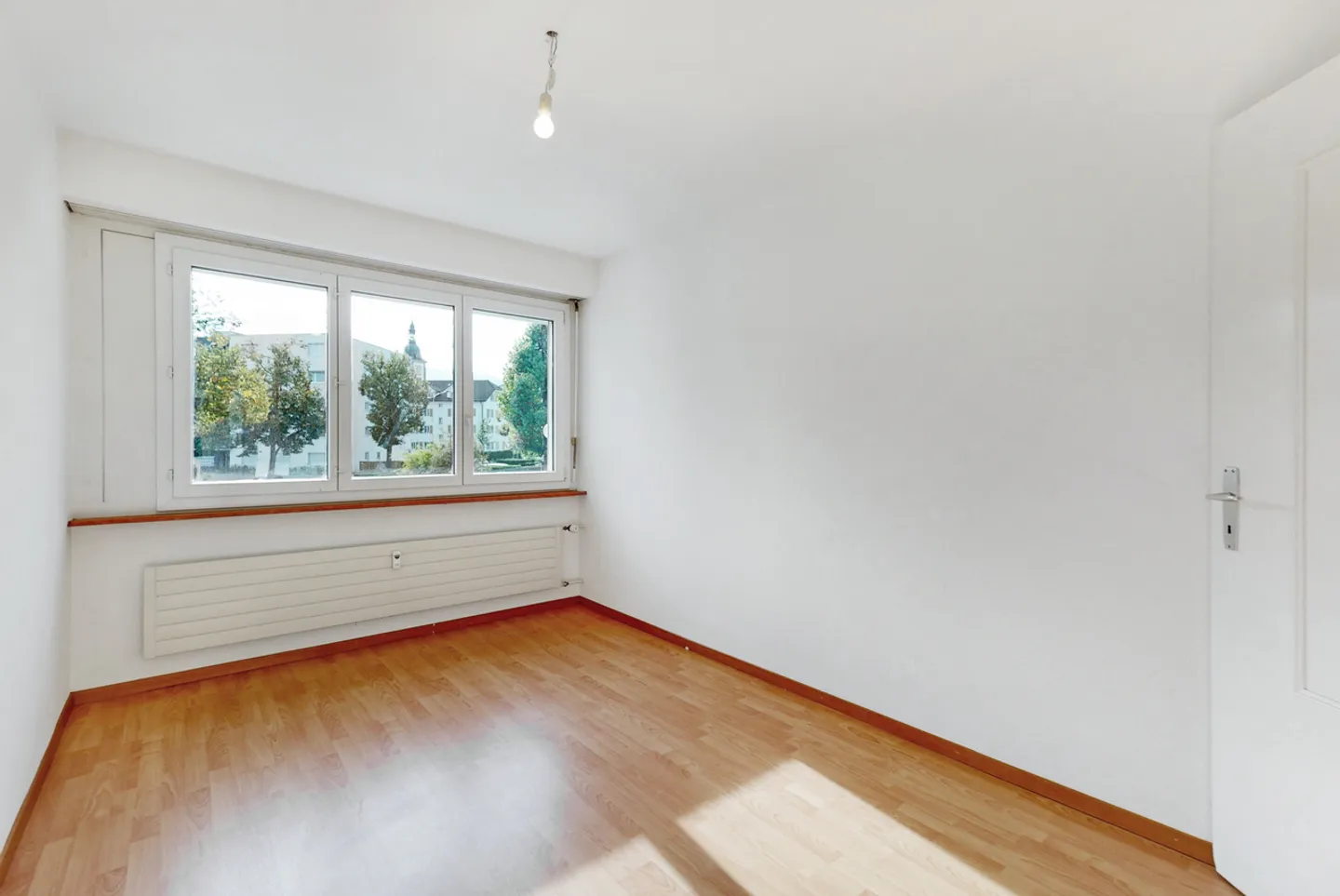 Appartement Rénové dans Quartier Verdoyant - Photo 5 sur 8