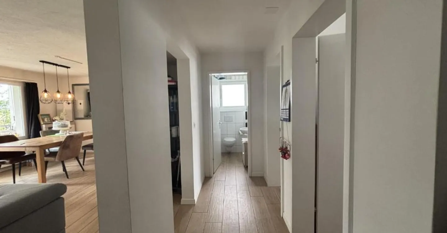 Moderne 3,5-Zimmer-Wohnung - Foto 3 von 9