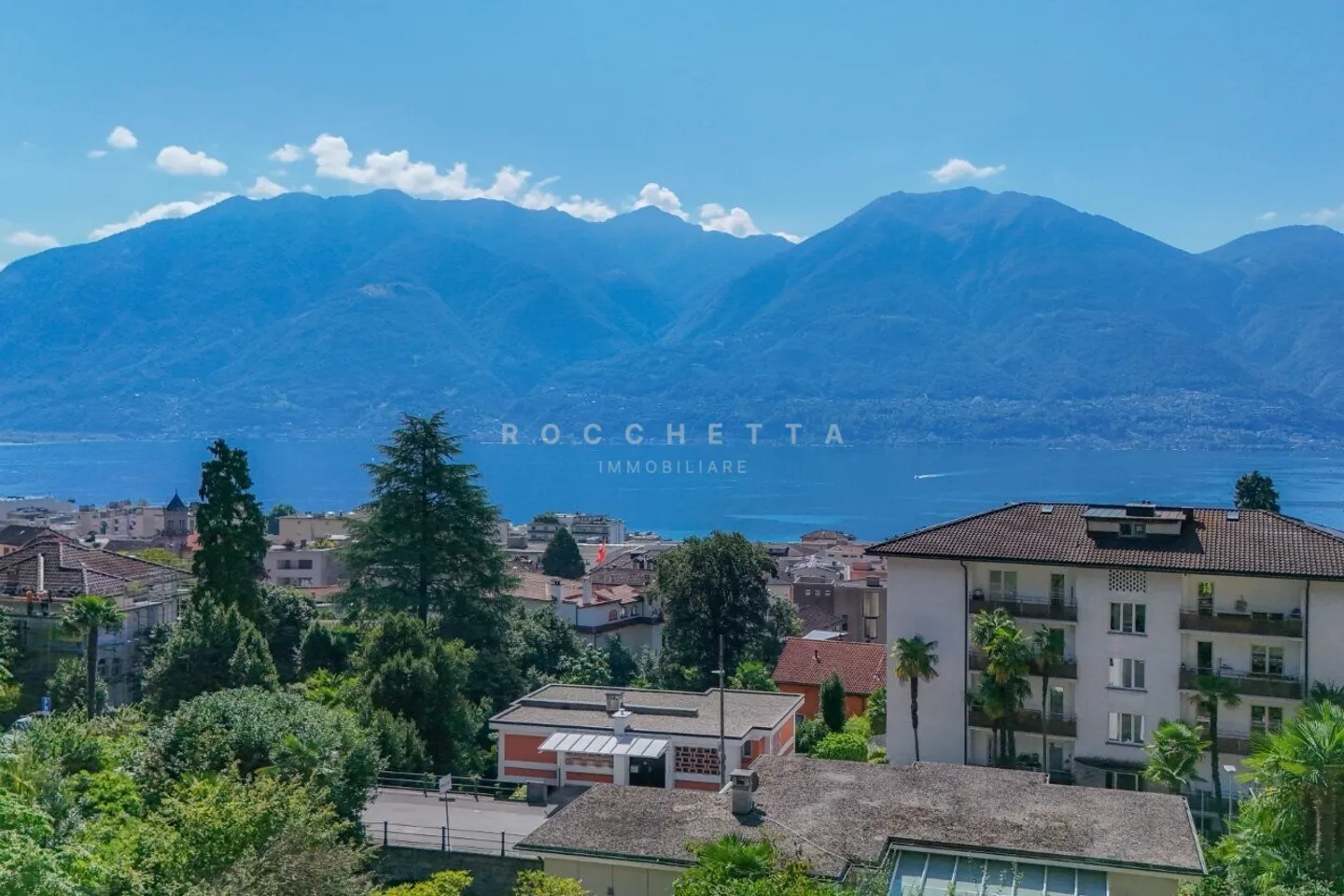 Esclusiva oasi di tranquillità con vista a pochi minuti dal centro - Foto 3 di 13