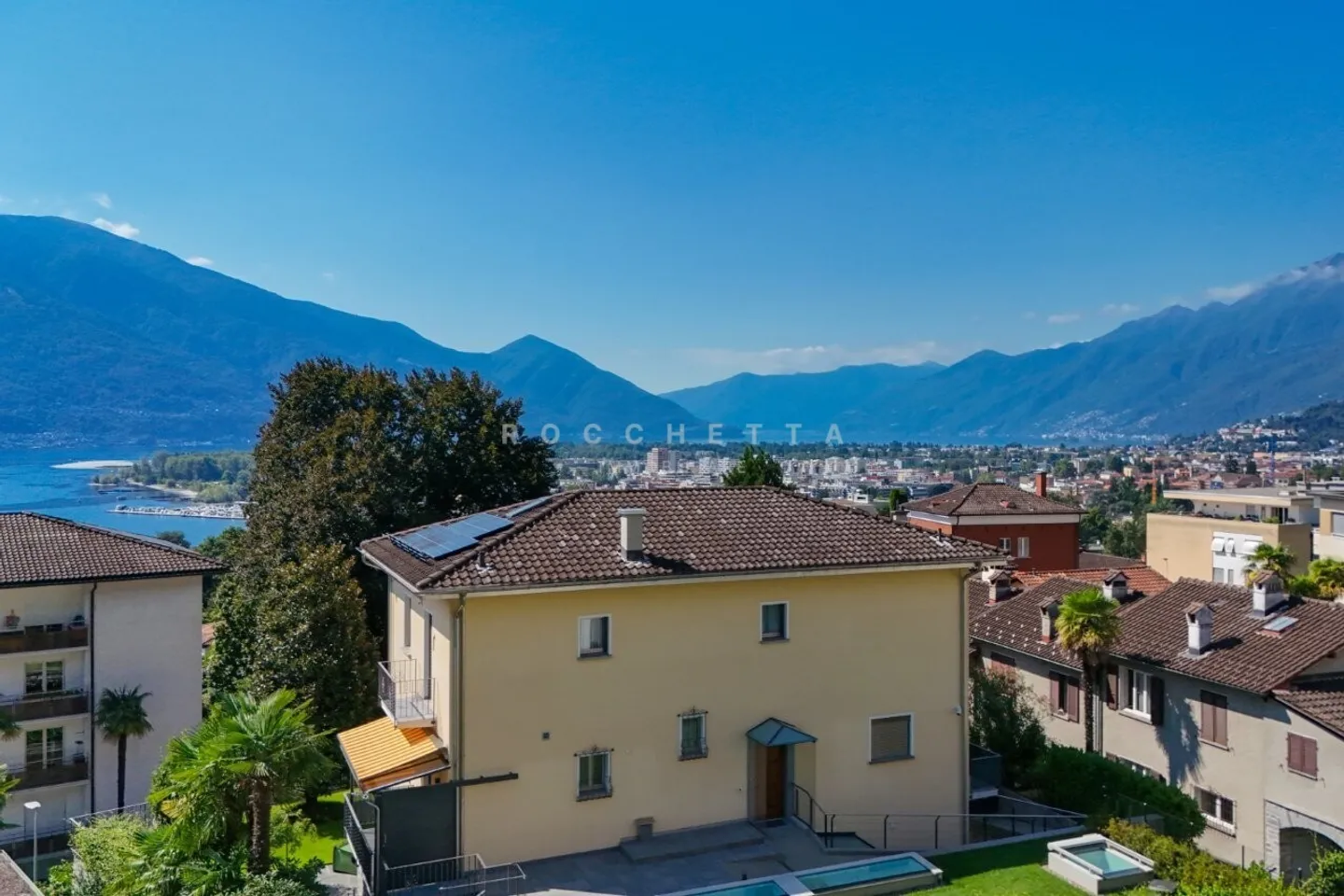 Esclusiva oasi di tranquillità con vista a pochi minuti dal centro - Foto 5 di 13