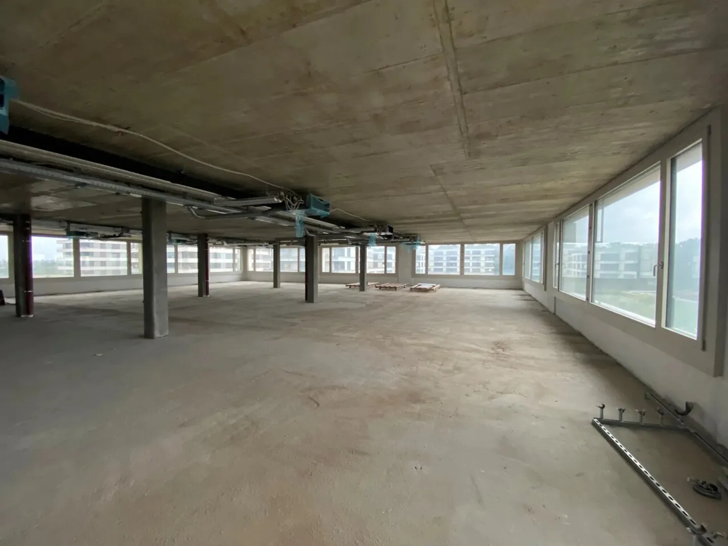 Administrative surfaces of 580 m² in the heart of a large-scale project - Photo 3 of 10