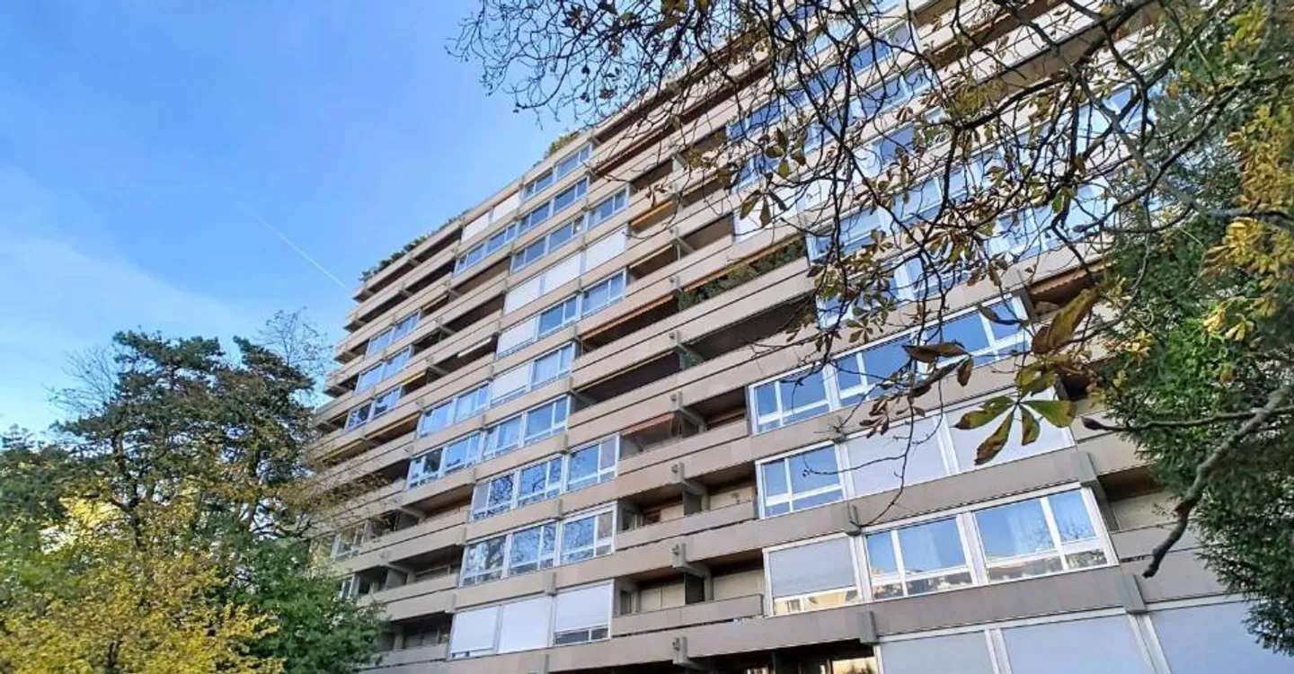 Ampio appartamento di 3 stanze in un edificio di prestigio - Foto 8 di 8