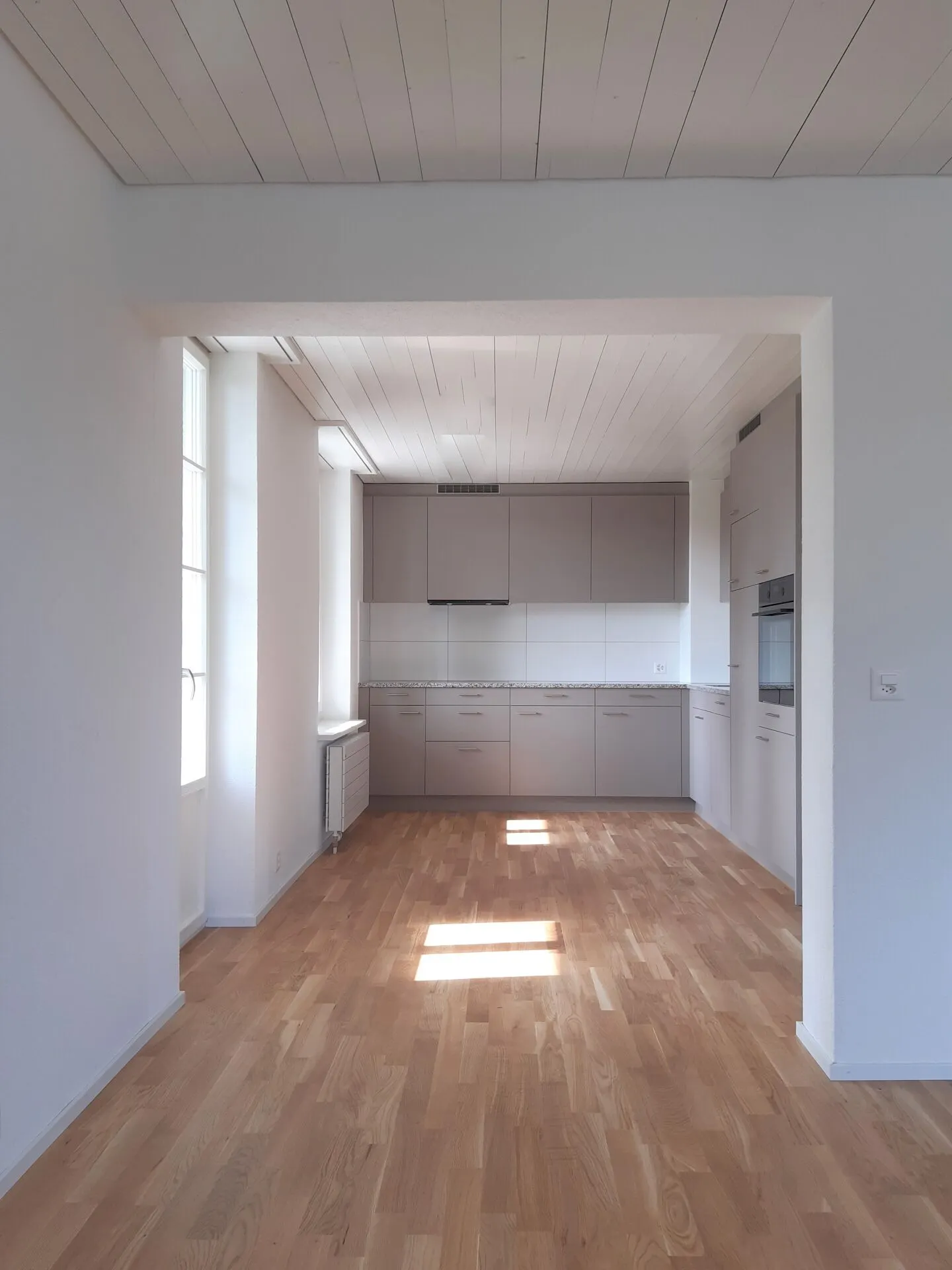 Modern 3.5 Room Apartment with Dressing Room - Photo 2 of 8