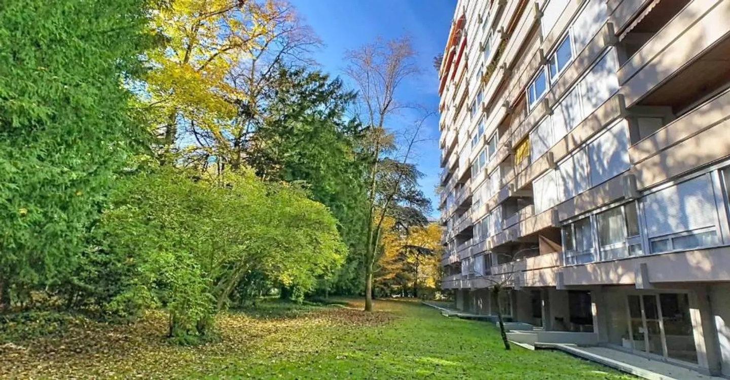 Ampio appartamento di 3 stanze in un edificio di prestigio - Foto 7 di 8