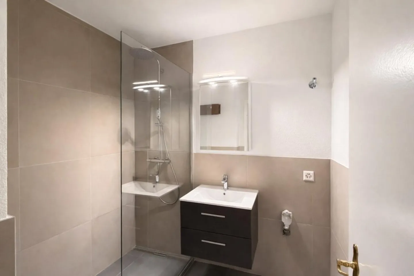 Garden apartment with lake view - Photo 7 of 10