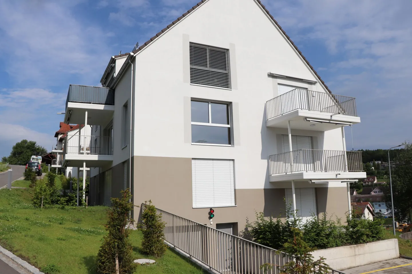 Spacious modern quiet bright ground floor apartment - Photo 3 of 15