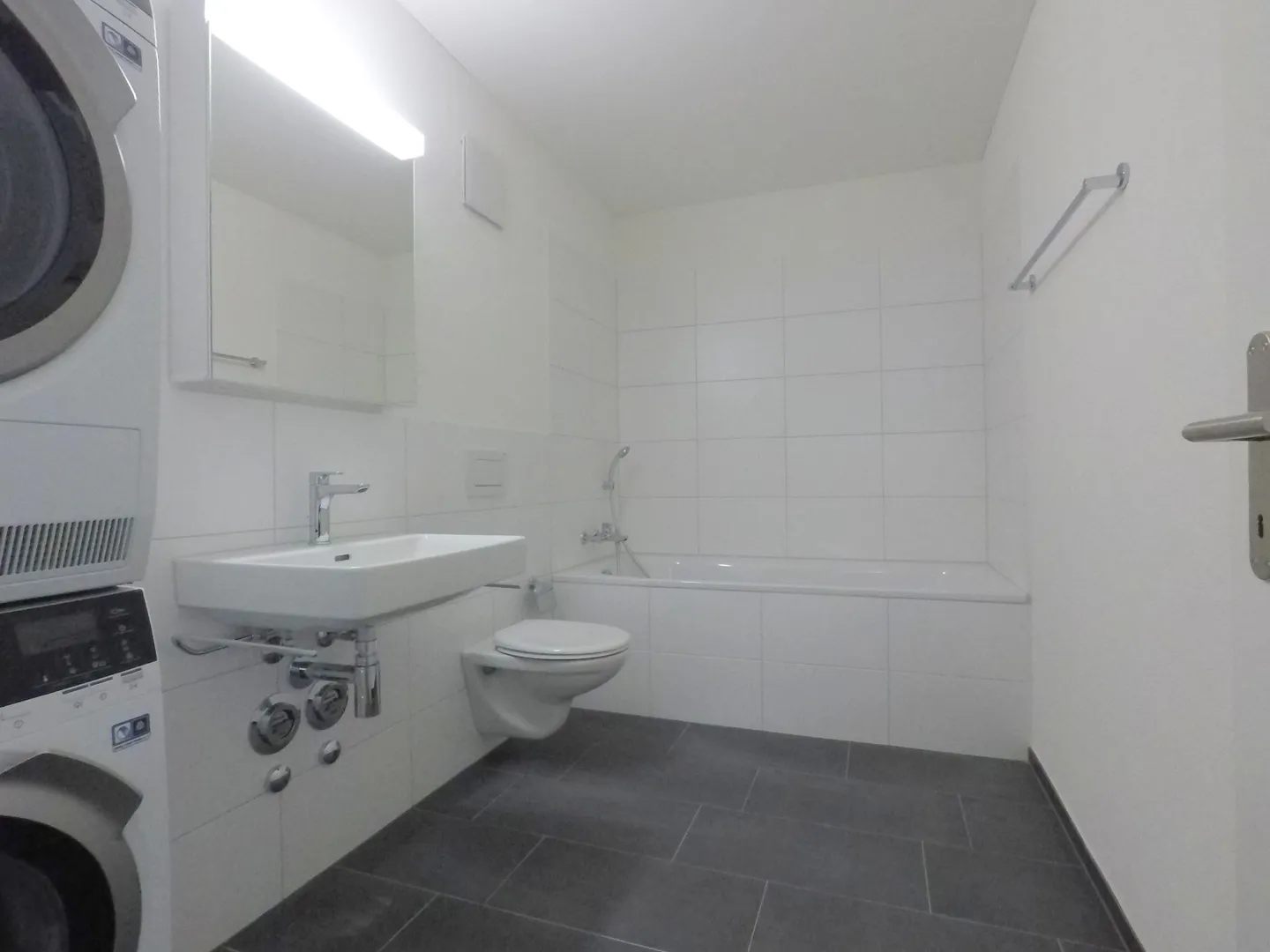 Spacious modern quiet bright ground floor apartment - Photo 12 of 15