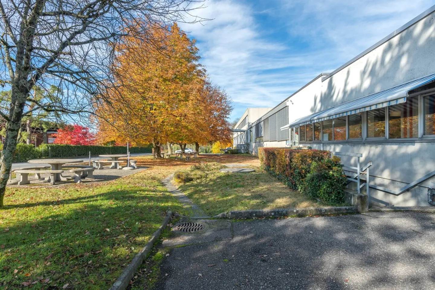 Workshop from 78 m² for rent - 1st floor - Storage / workshop - Photo 3 of 6