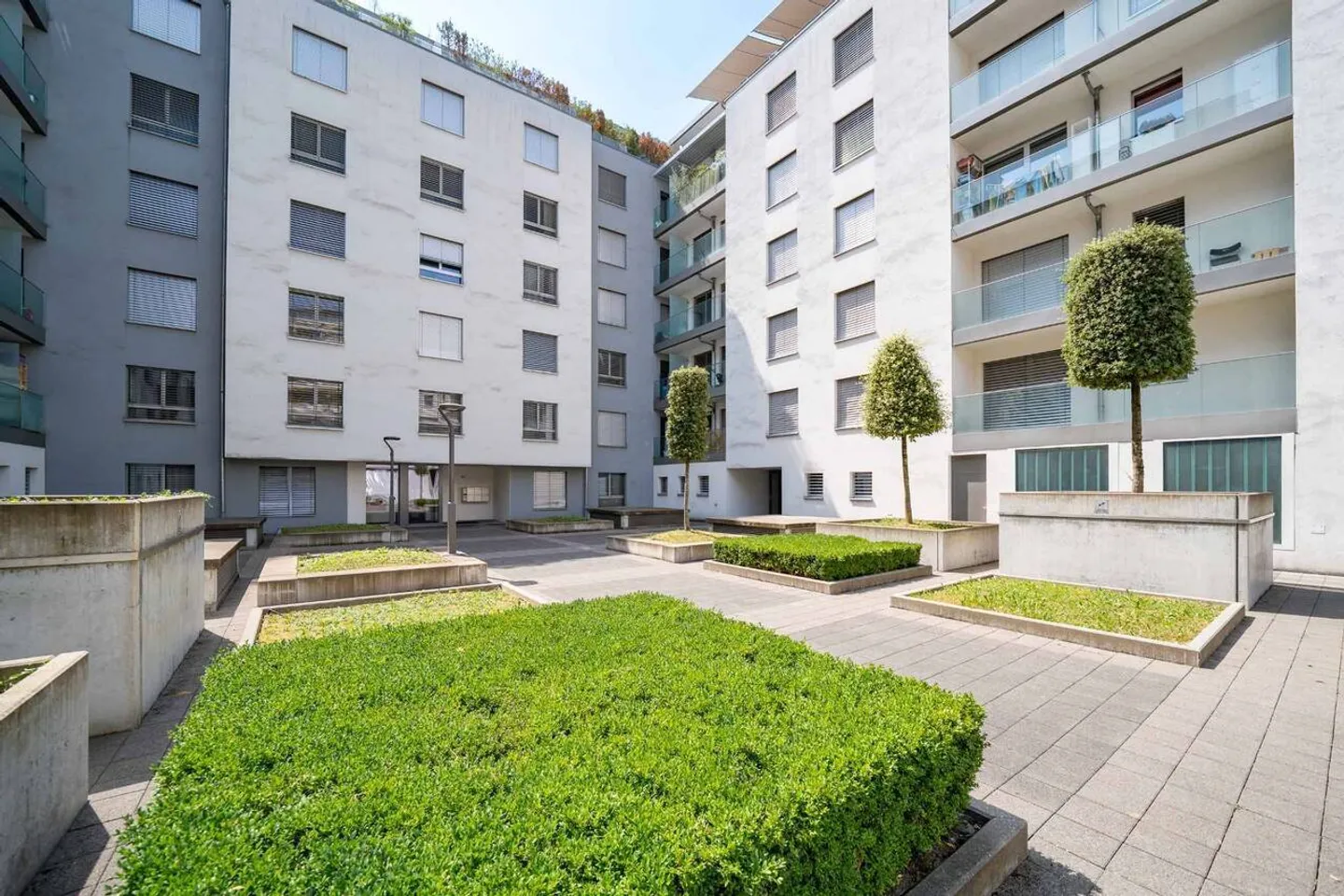 Bellissimo appartamento di 3,5 stanze con balcone vicino al lago - Foto 13 di 13