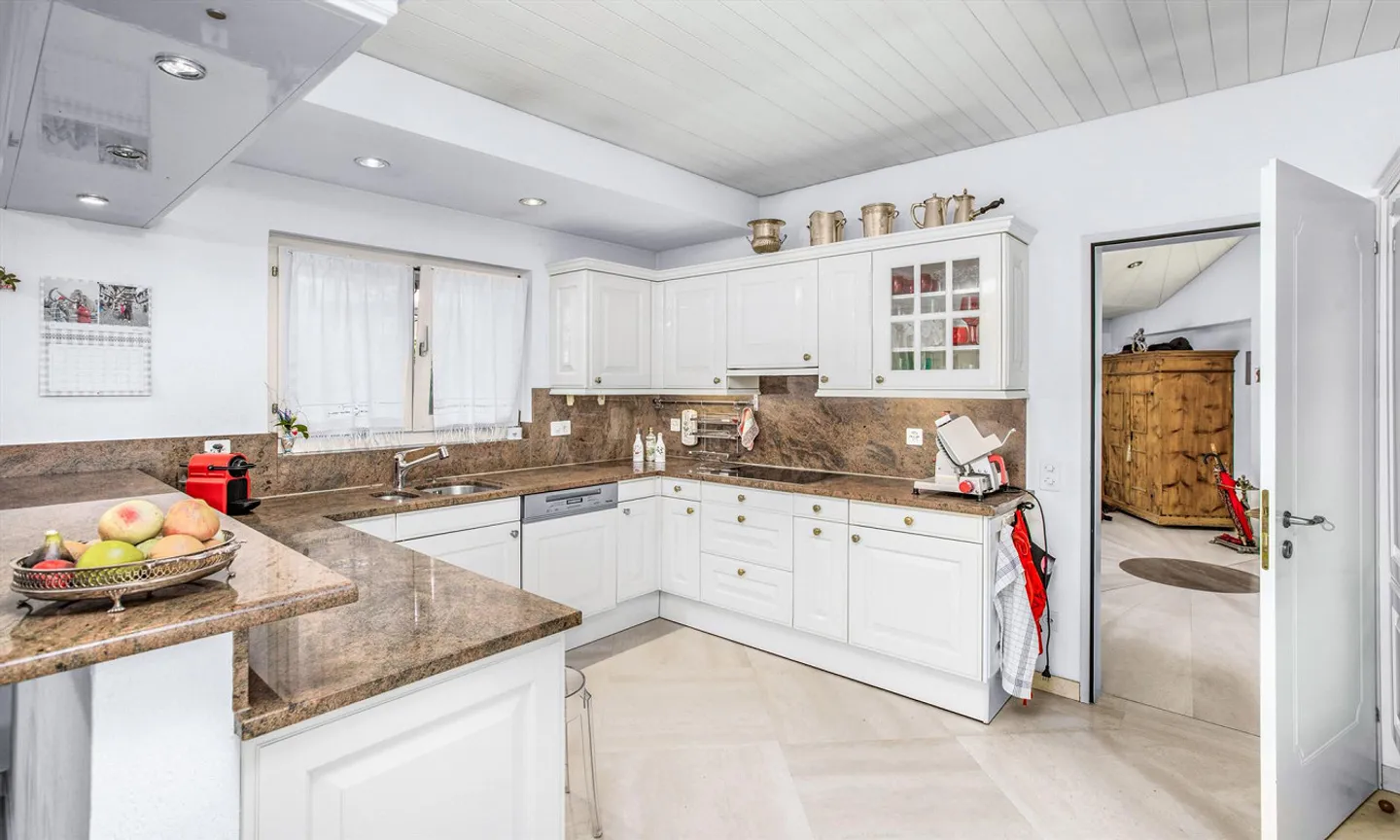 Luxusvilla mit Pool in Curio - Foto 6 von 9