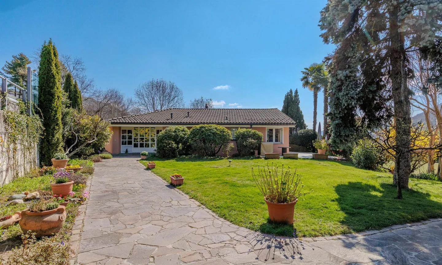 Luxusvilla mit Pool in Curio - Foto 9 von 9