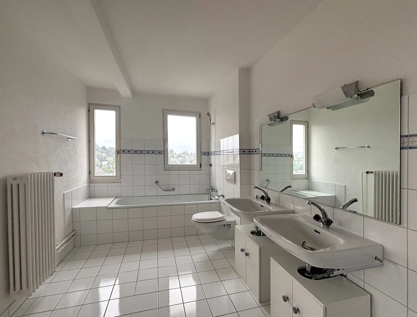 Living with a beautiful view over the city - Photo 7 of 10