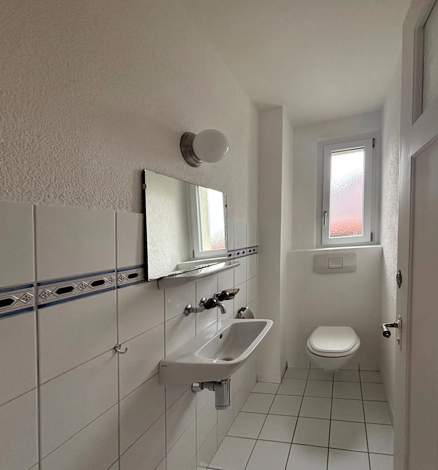 Living with a beautiful view over the city - Photo 8 of 10