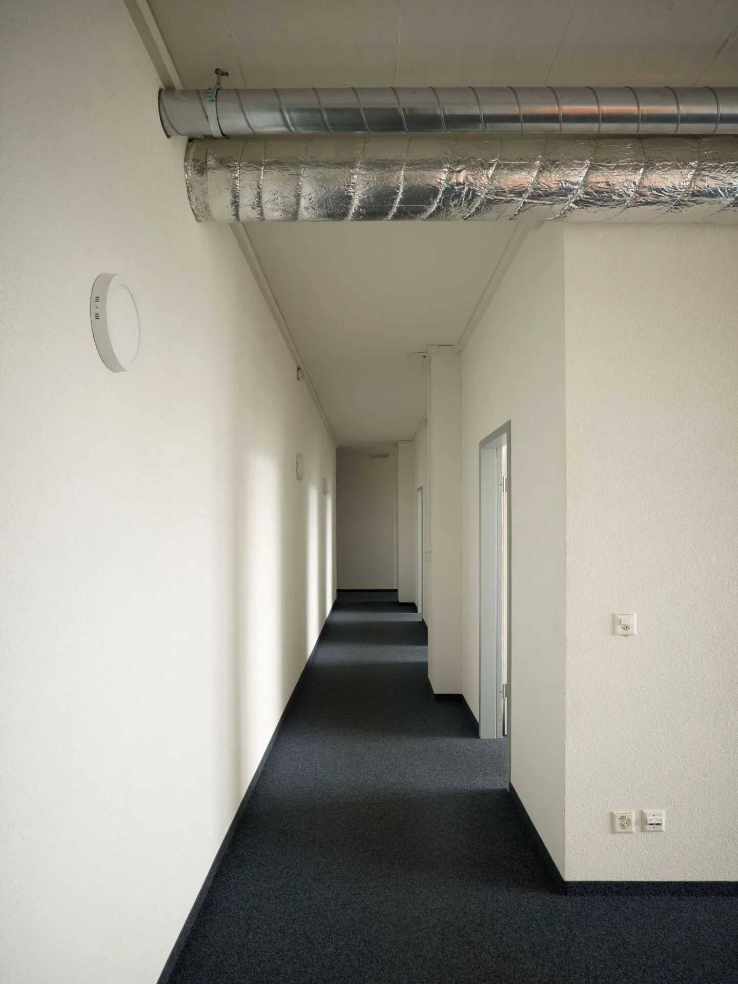 Your new company location; 350 - 1,850 m2 office and service spaces for rent (Fr. 120.00 m2) - Photo 3 of 6