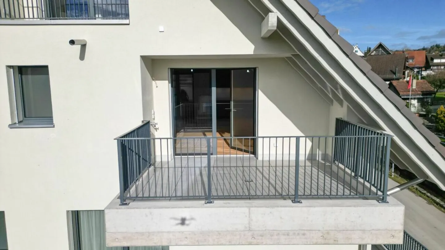 Incantevole attico di 4,5 stanze con due balconi soleggiati - Foto 11 di 14