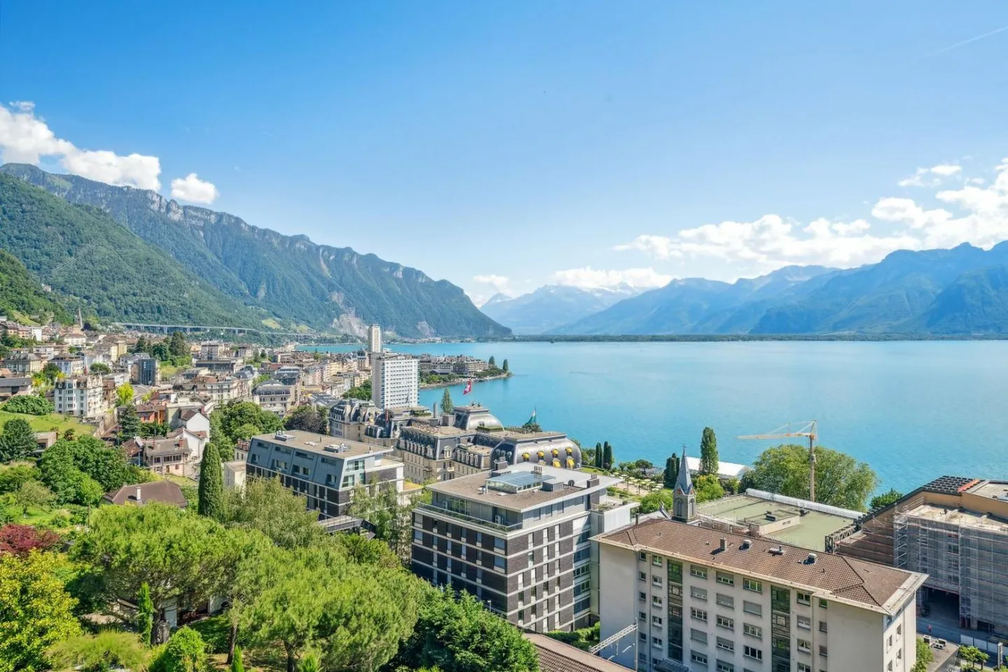 Esclusività da Sotheby's! Attico di lusso nel centro di Montreux - Foto 3 di 13