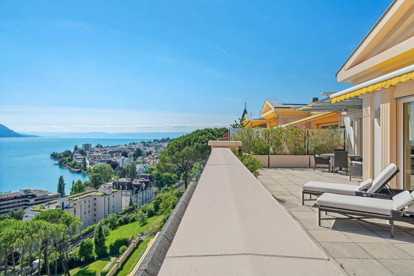 Esclusività da Sotheby's! Attico di lusso nel centro di Montreux - Foto 4 di 13