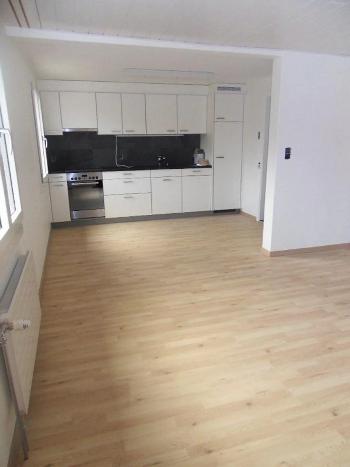 Charming 4-Room House with Garden and Hobby Room - Photo 4 of 10