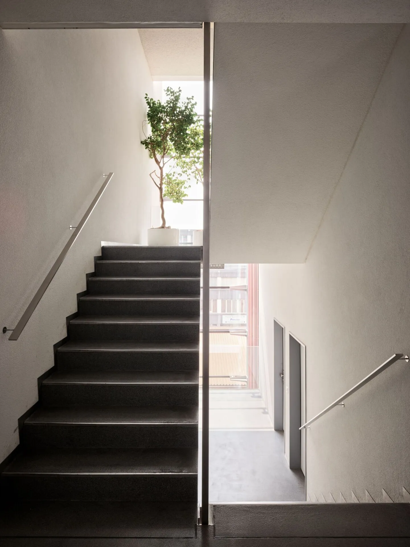 Your new company location; 350 - 1,850 m2 office and service spaces for rent (Fr. 120.00 m2) - Photo 6 of 6